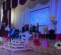 Праздничные концерты, посвященные нашим любимым мамам и женской половине школьного коллектива
